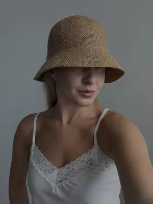 Slamený klobúk taupe